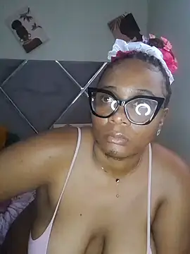 Snapshot of CocoBootyyy chatting on 03/11/25, 05:24 CocoBootyyy online show from 03/11/25, 05:24