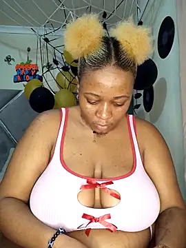 Snapshot of CocoBootyyy chatting on 10/26/25, 10:36 CocoBootyyy online show from 10/26/25, 10:36