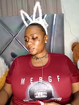 Snapshot of CocoBootyyy chatting on 11/07/25, 01:16 CocoBootyyy online show from 11/07/25, 01:16