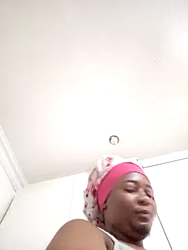 Snapshot of CocoBootyyy chatting on 02/04/26, 04:02 CocoBootyyy online show from 02/04/26, 04:02