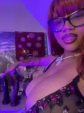 Snapshot of Charlotee_ chatting on 01/12/25, 05:13 Charlotee  online show from 01/12/25, 05:13