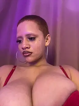 Snapshot of Charlotee_ chatting on 01/26/25, 06:59 Charlotee  online show from 01/26/25, 06:59