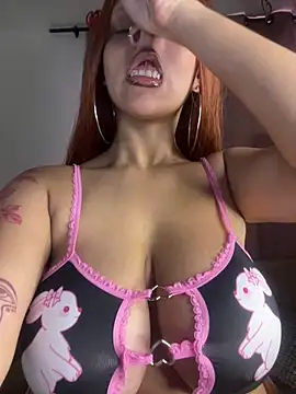 Snapshot of Charlotee_ chatting on 02/16/25, 09:38 Charlotee  online show from 02/16/25, 09:38