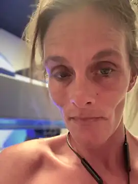 Snapshot of vixendoll87 chatting on 01/26/25, 09:40 vixendoll87 online show from 01/26/25, 09:40