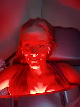 Snapshot of vixendoll87 chatting on 02/06/25, 08:56 vixendoll87 online show from 02/06/25, 08:56