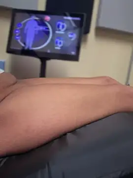 Snapshot of vixendoll87 chatting on 02/12/25, 07:24 vixendoll87 online show from 02/12/25, 07:24