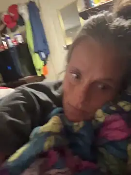 Snapshot of vixendoll87 chatting on 03/05/25, 06:23 vixendoll87 online show from 03/05/25, 06:23