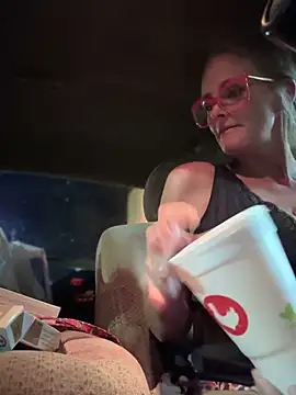 Snapshot of vixendoll87 chatting on 03/09/25, 01:56 vixendoll87 online show from 03/09/25, 01:56