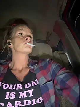 Snapshot of vixendoll87 chatting on 03/18/25, 12:38 vixendoll87 online show from 03/18/25, 12:38