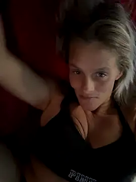 Snapshot of vixendoll87 chatting on 11/13/25, 06:51 vixendoll87 online show from 11/13/25, 06:51