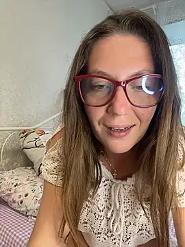 Snapshot of BeatriceTender chatting on 07/11/26, 11:35 BeatriceTender online show from 07/11/26, 11:35