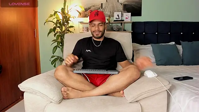 Snapshot of Neganhot_ chatting on 03/21/26, 02:27 Neganhot online show from 03/21/26, 02:27