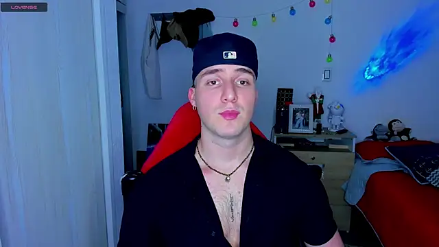 liam oficial02 online show from 12/13/24, 04:11