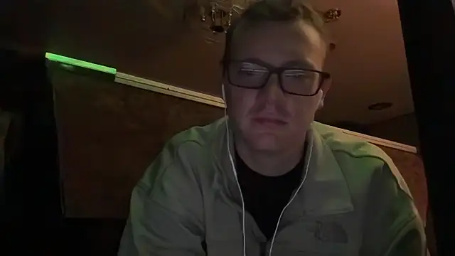 Snapshot of adamseed69 chatting on 10/25/25, 08:55 adamseed69 online show from 10/25/25, 08:55