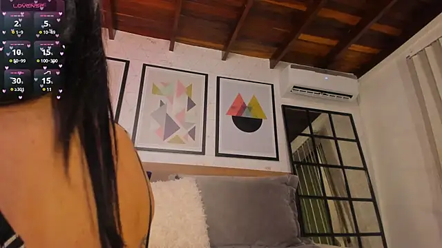 Snapshot of AgattaDuque chatting on 01/11/25, 01:27 AgattaDuque online show from 01/11/25, 01:27