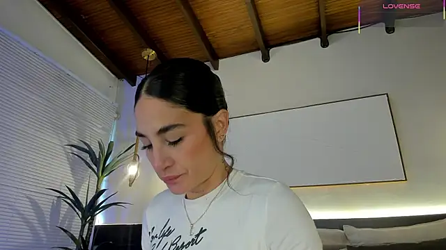 Snapshot of AgattaDuque chatting on 06/13/26, 08:07 AgattaDuque online show from 06/13/26, 08:07