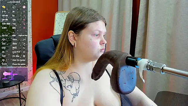 AuroraDemoni online show from 12/02/25, 06:52