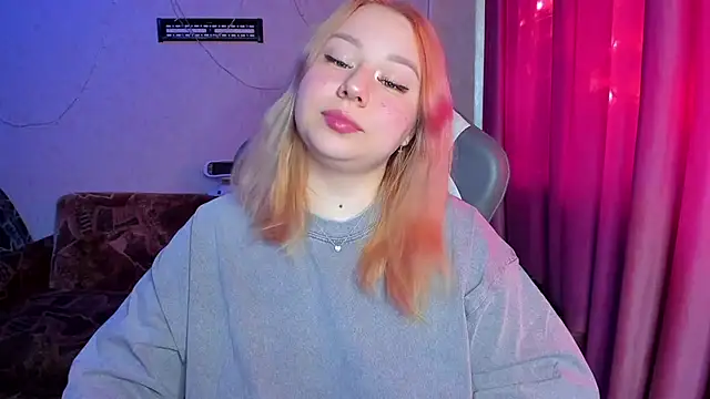 Snapshot of Milafoxxxy chatting on 10/09/25, 02:20 Milafoxxxy online show from 10/09/25, 02:20