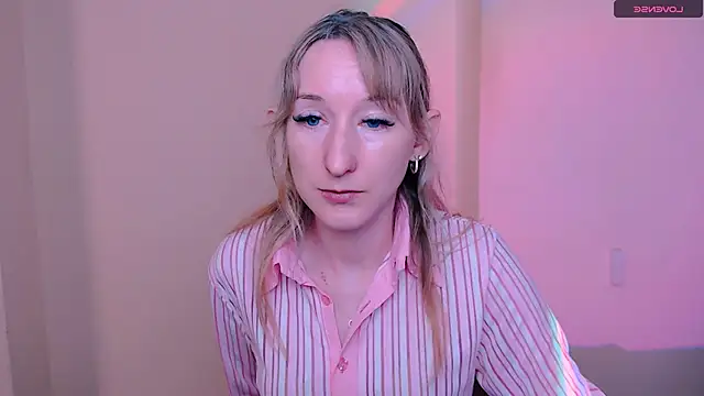 Snapshot of AmandaSell chatting on 06/12/26, 06:56 AmandaSell online show from 06/12/26, 06:56