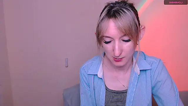 Snapshot of AmandaSell chatting on 06/16/26, 07:22 AmandaSell online show from 06/16/26, 07:22