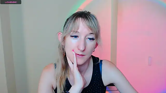 Snapshot of AmandaSell chatting on 07/14/26, 10:21 AmandaSell online show from 07/14/26, 10:21