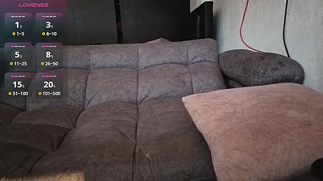 Snapshot of AnyElish chatting on 11/27/25, 08:33 AnyElish online show from 11/27/25, 08:33