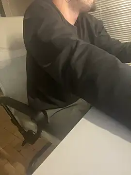 Snapshot of giorgakaci69 chatting on 03/17/26, 03:04 giorgakaci69 online show from 03/17/26, 03:04