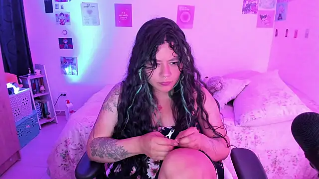 StephaniFox online show from 12/23/24, 04:33