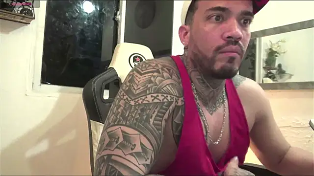 Snapshot of Angel_sex_latin chatting on 12/26/24, 07:56 Angel sex latin online show from 12/26/24, 07:56