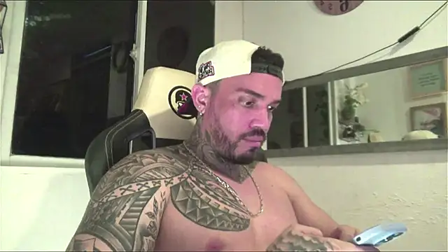 Snapshot of Angel_sex_latin chatting on 12/28/24, 04:19 Angel sex latin online show from 12/28/24, 04:19