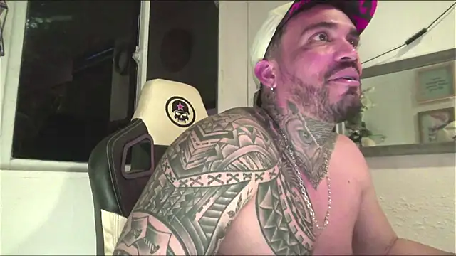 Snapshot of Angel_sex_latin chatting on 12/28/24, 07:22 Angel sex latin online show from 12/28/24, 07:22