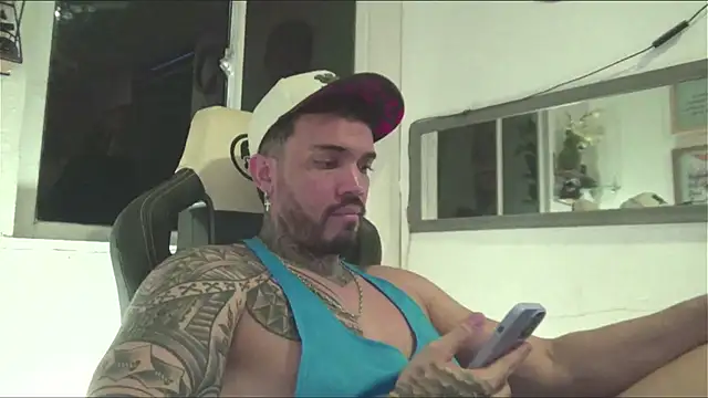 Snapshot of Angel_sex_latin chatting on 12/29/24, 03:00 Angel sex latin online show from 12/29/24, 03:00