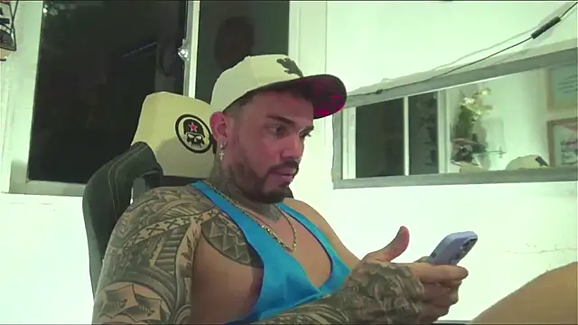 Snapshot of Angel_sex_latin chatting on 12/29/24, 06:03 Angel sex latin online show from 12/29/24, 06:03