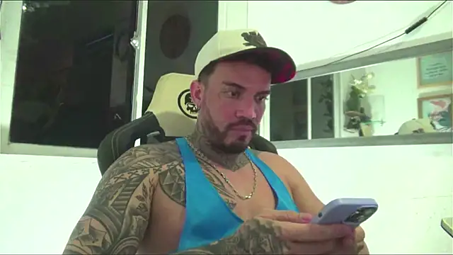 Snapshot of Angel_sex_latin chatting on 12/29/24, 09:17 Angel sex latin online show from 12/29/24, 09:17