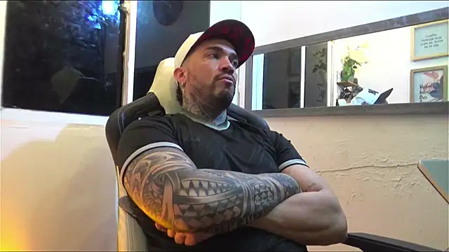 Snapshot of Angel_sex_latin chatting on 01/06/25, 02:15 Angel sex latin online show from 01/06/25, 02:15