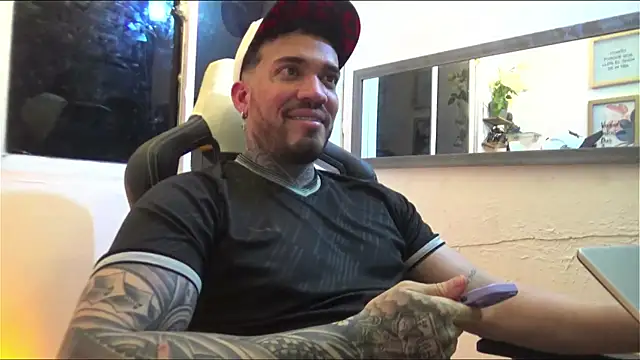 Snapshot of Angel_sex_latin chatting on 01/06/25, 06:14 Angel sex latin online show from 01/06/25, 06:14