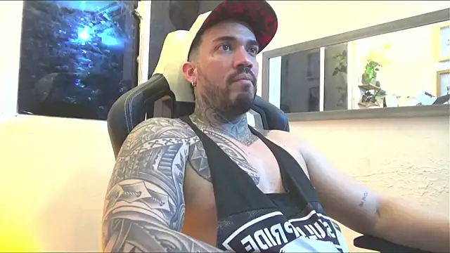 Snapshot of Angel_sex_latin chatting on 01/09/25, 04:19 Angel sex latin online show from 01/09/25, 04:19