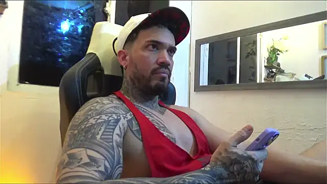 Snapshot of Angel_sex_latin chatting on 01/10/25, 05:58 Angel sex latin online show from 01/10/25, 05:58