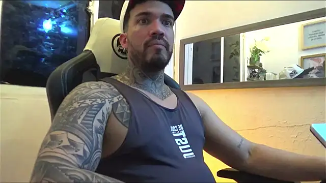 Snapshot of Angel_sex_latin chatting on 01/11/25, 06:14 Angel sex latin online show from 01/11/25, 06:14