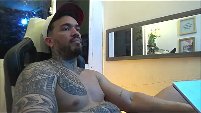 Snapshot of Angel_sex_latin chatting on 01/12/25, 12:49 Angel sex latin online show from 01/12/25, 12:49