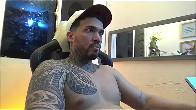 Snapshot of Angel_sex_latin chatting on 01/12/25, 11:36 Angel sex latin online show from 01/12/25, 11:36