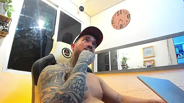 Snapshot of Angel_sex_latin chatting on 01/14/25, 06:24 Angel sex latin online show from 01/14/25, 06:24