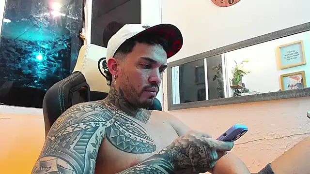 Snapshot of Angel_sex_latin chatting on 01/21/25, 07:26 Angel sex latin online show from 01/21/25, 07:26