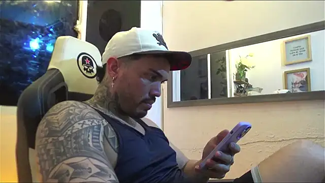 Snapshot of Angel_sex_latin chatting on 01/22/25, 07:25 Angel sex latin online show from 01/22/25, 07:25