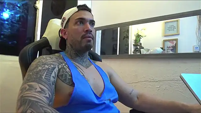 Snapshot of Angel_sex_latin chatting on 01/25/25, 07:17 Angel sex latin online show from 01/25/25, 07:17