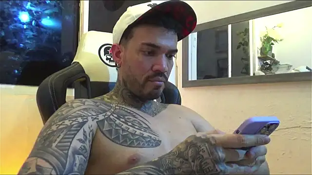 Snapshot of Angel_sex_latin chatting on 01/26/25, 02:24 Angel sex latin online show from 01/26/25, 02:24