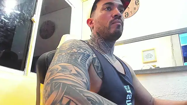 Snapshot of Angel_sex_latin chatting on 02/03/25, 04:25 Angel sex latin online show from 02/03/25, 04:25