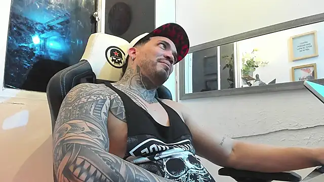 Snapshot of Angel_sex_latin chatting on 02/09/25, 02:06 Angel sex latin online show from 02/09/25, 02:06