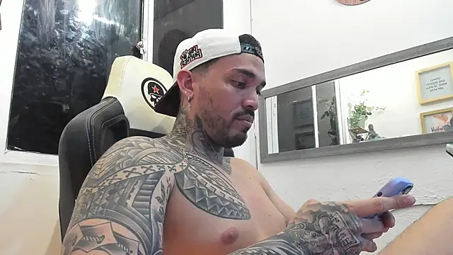 Snapshot of Angel_sex_latin chatting on 02/10/25, 03:57 Angel sex latin online show from 02/10/25, 03:57