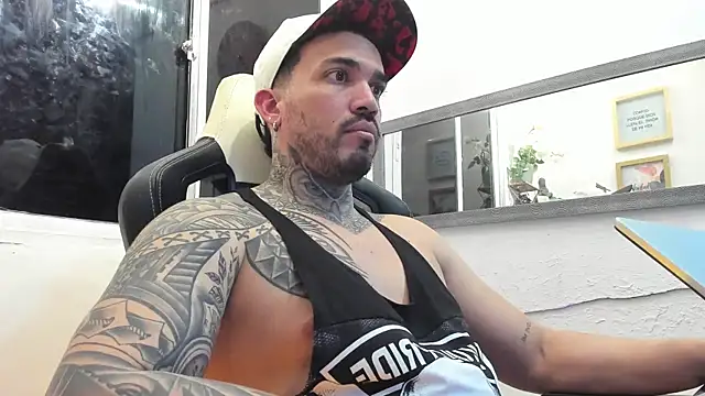 Snapshot of Angel_sex_latin chatting on 02/11/25, 06:19 Angel sex latin online show from 02/11/25, 06:19